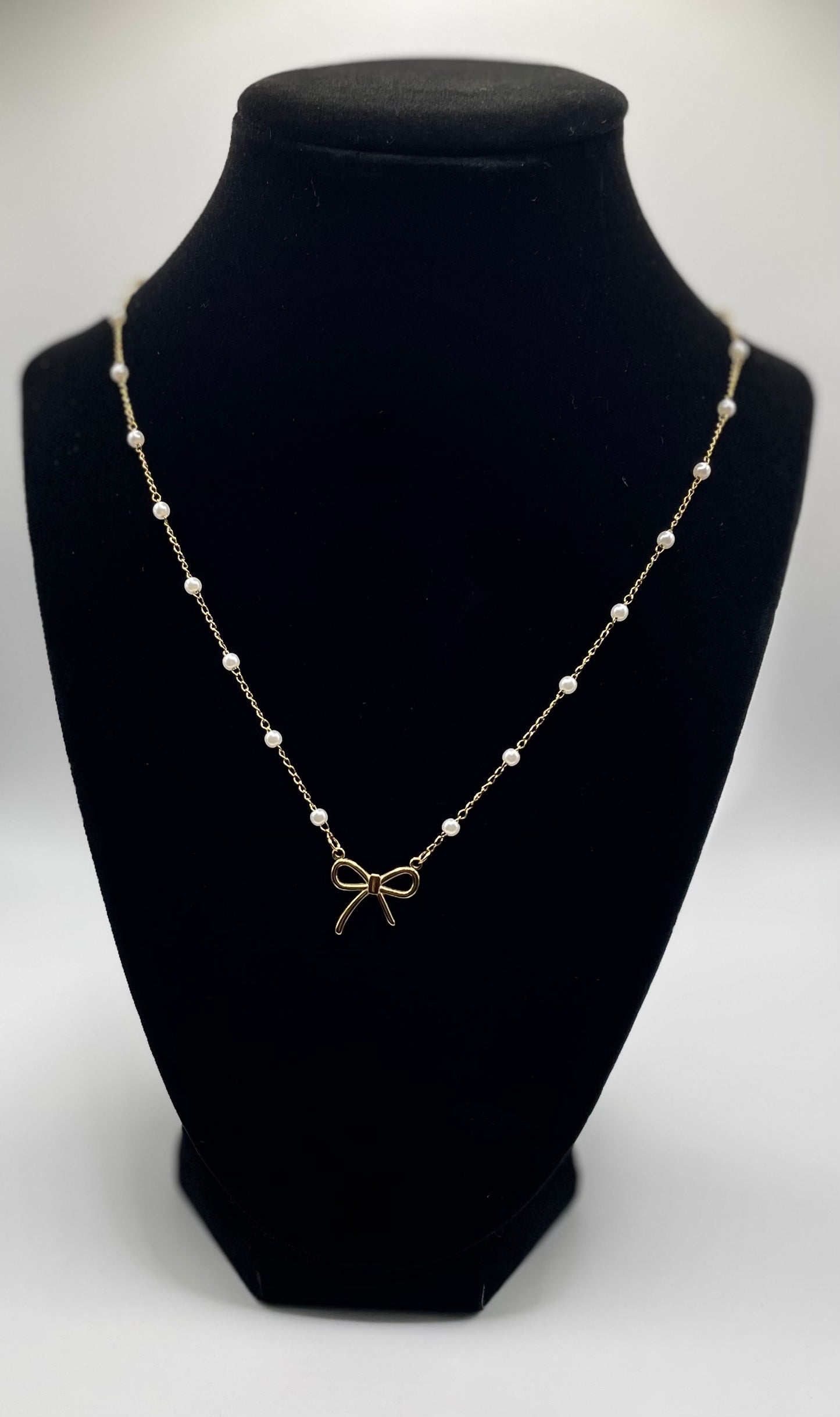 Natalie Coquette Bow Pearl Necklace